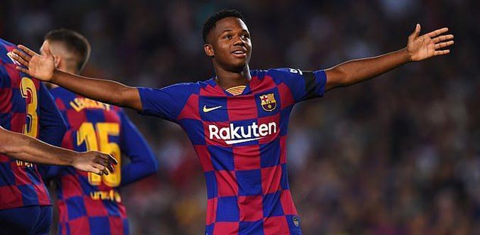 Vòng 4 La Liga: Barca hủy diệt Valencia, Atletico thua trận đầu tiên.