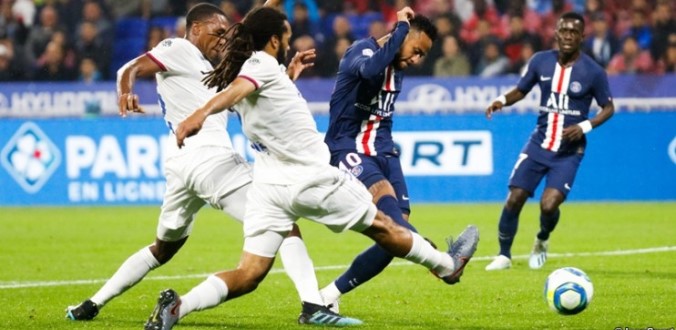 Vòng 6 Ligue 1: Neymar ghi bàn phút cuối, PSG vững ngôi đầu