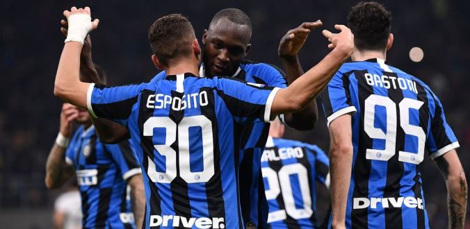 Vòng 17 Serie A: Hủy diệt Genoa, Inter Milan bám sát Juventus trên BXH