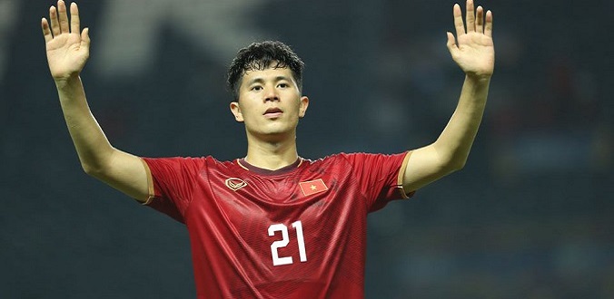 Không khó để thấy hàng thủ U23 Việt Nam đã được tổ chức tốt hơn nhiều với sự hiện diện của Đình Trọng trên sân.